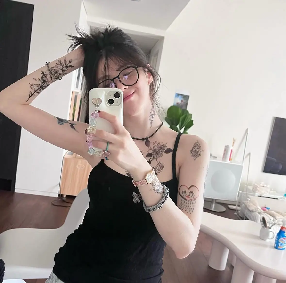 韓韶禧 美妝 保養 時尚【ig Xeesoxee 】韓韶禧02