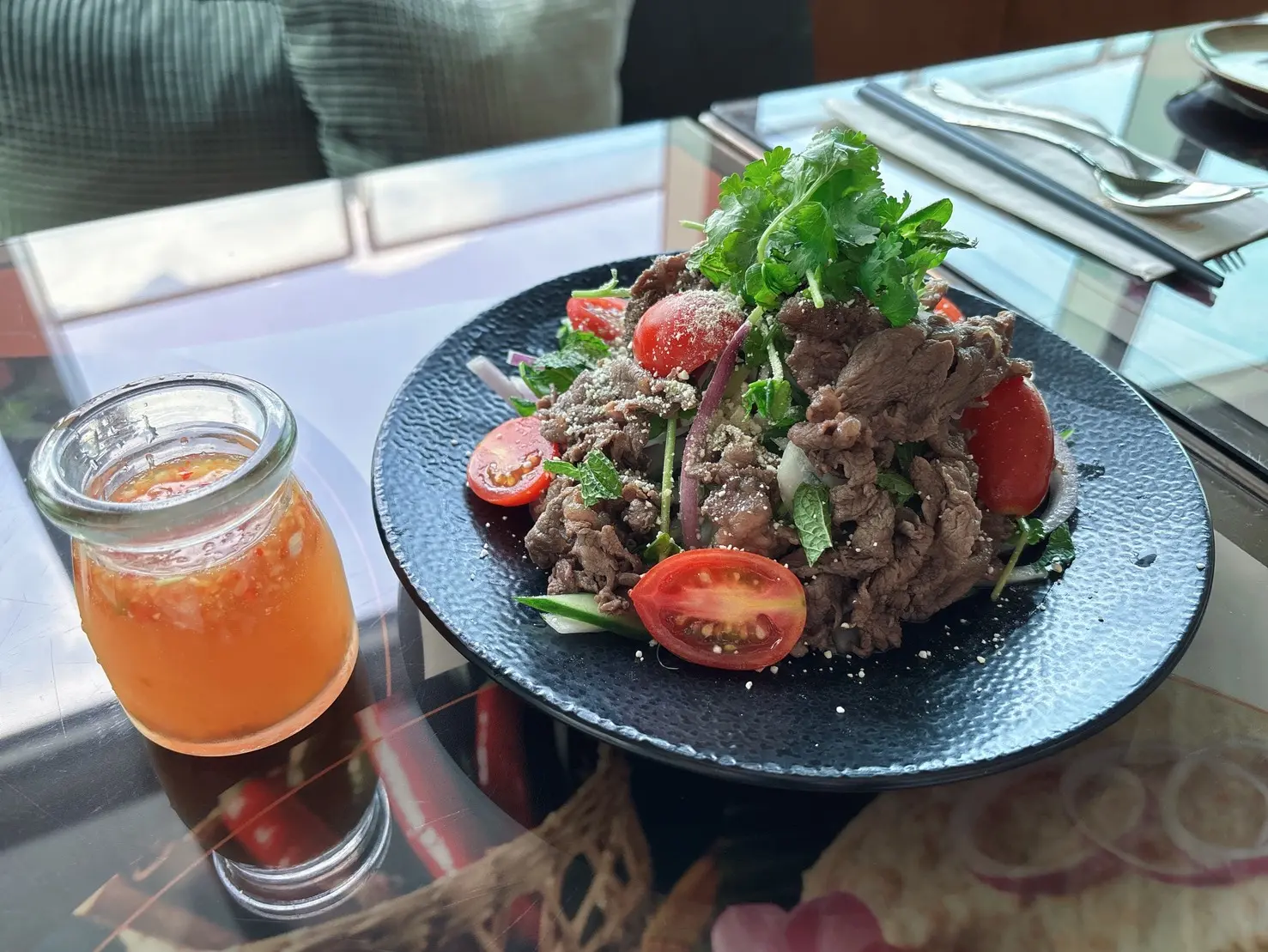 Asia49 瀑布烤牛沙拉2