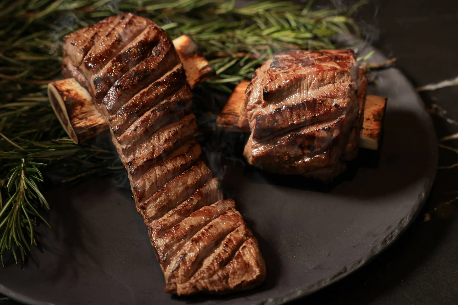 七夕餐廳推薦：台北晶華酒店 Robins牛排屋與鐵板燒共同推出「愛你入骨．繾綣帶骨牛」套餐1