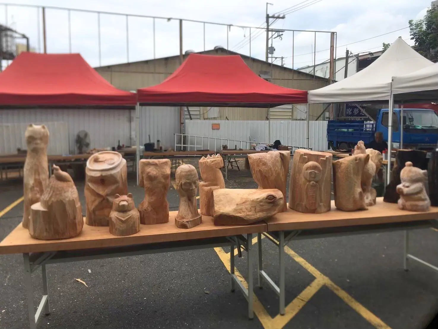 【埔里鎮寶大飯店】南投飯店推薦 南投特色活動 每件木雕作品都是藝術家一刀一鑿完成