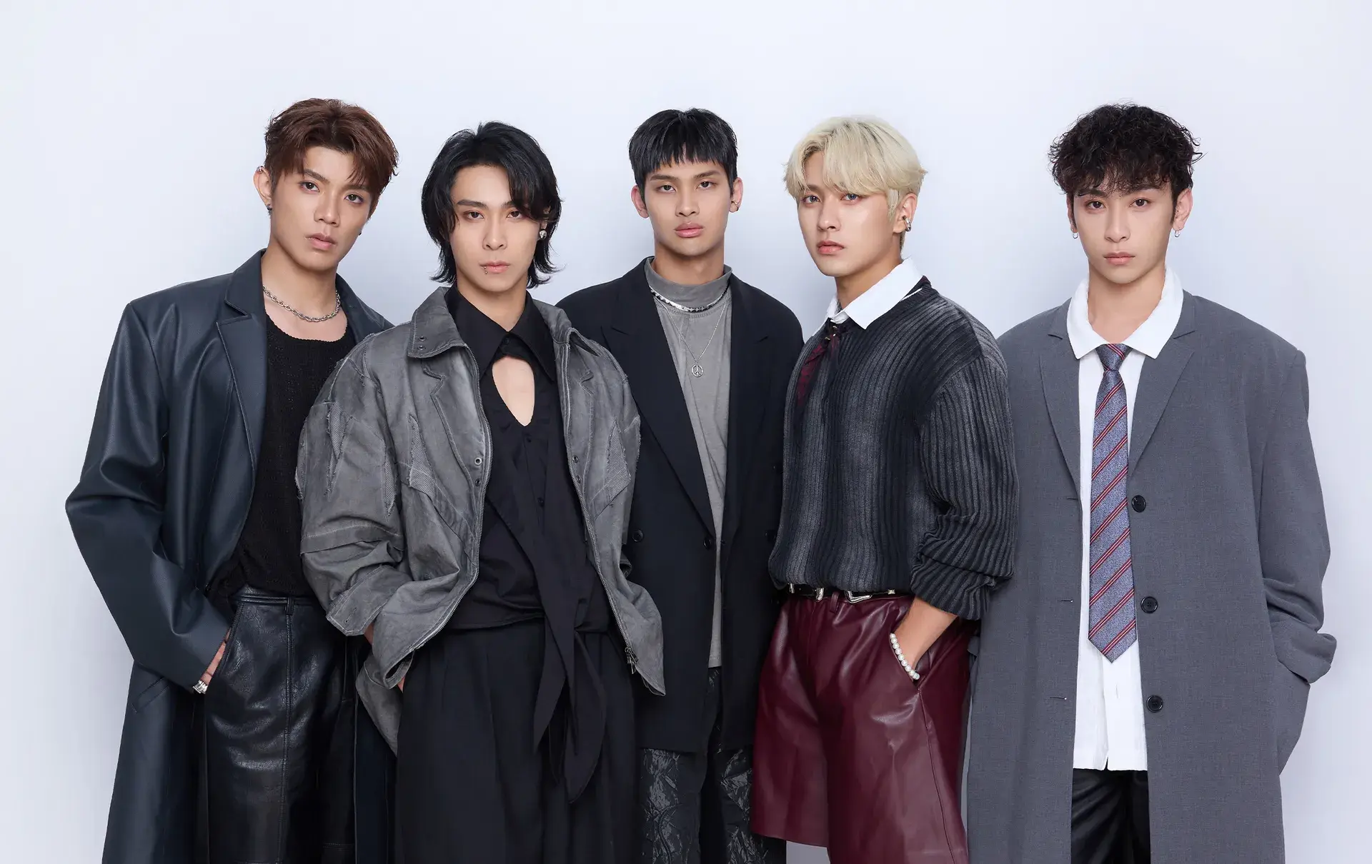 5.人氣男團 Fenix 壓軸登場