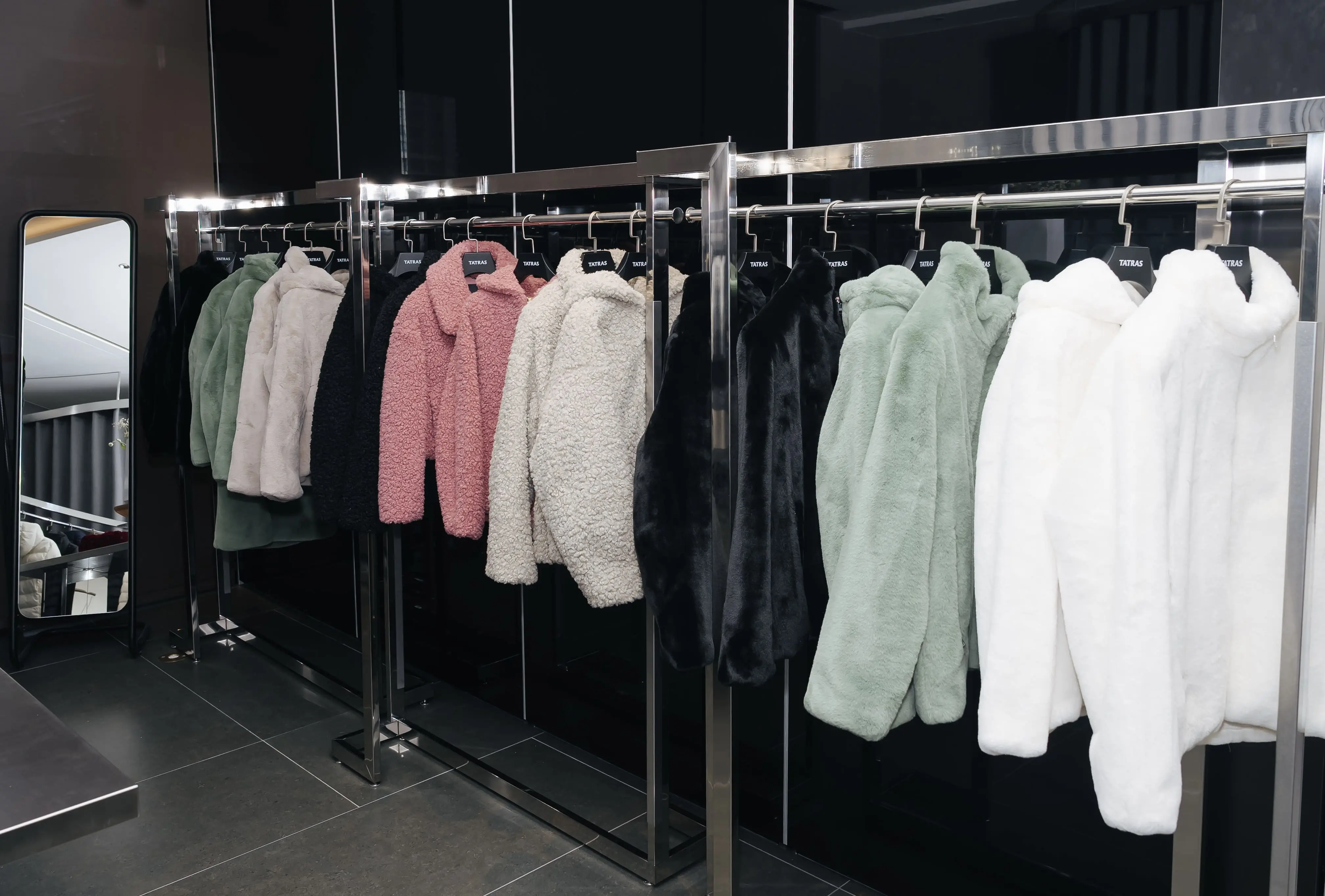 【tatras】日本羽絨衣推薦 Service Room