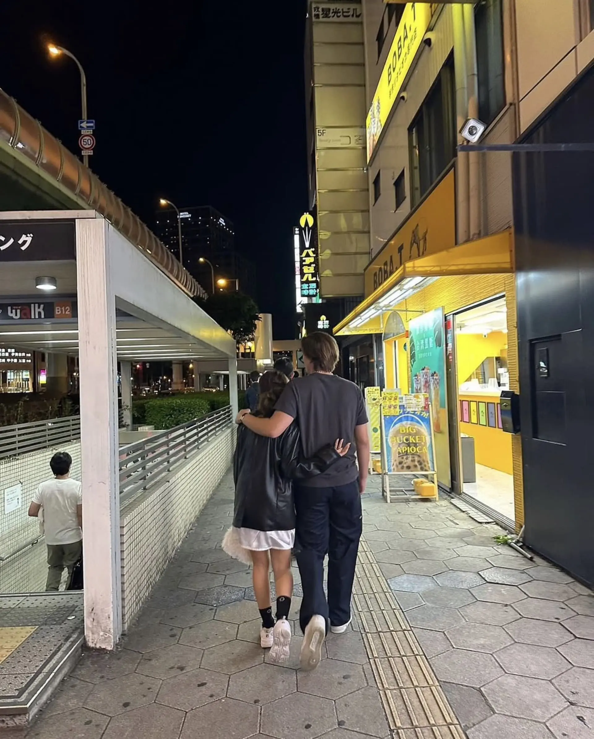 【milliebobbybrown】怪奇物語 演員 Millie Bobby Brown婚姻02